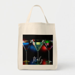 Verschillende cocktails in martinibrillen met verl tote bag