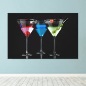Verschillende cocktails in martinibrillen op zwart canvas afdruk (Insitu (Houten vloer))