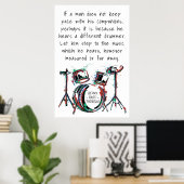 Verschillende drumbeat | Klassieke Thoreau Quote D Poster (Thuiskantoor)