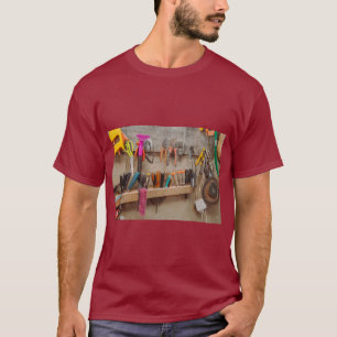 Verschillende Ontwerpen voor Werktuigen – Gebouwd T-shirt