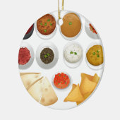 Verschillende soorten chips en dips keramisch ornament (Links)