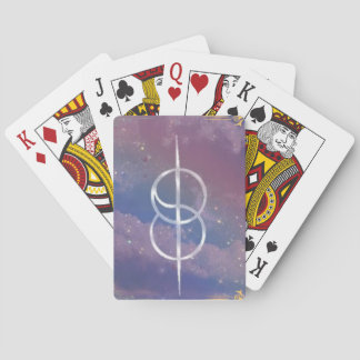verschuivend symbool in de wolken pokerkaarten