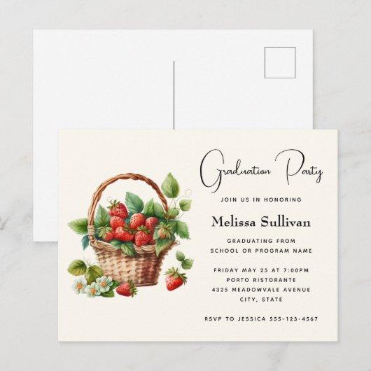 Verse aardbeien in een rieten mand Afstuderen Briefkaart (Voorkant / Achterkant)