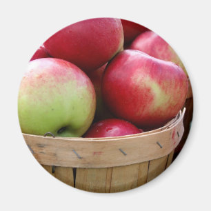 Verse appelen in mandje op de boerenmarkt magneet