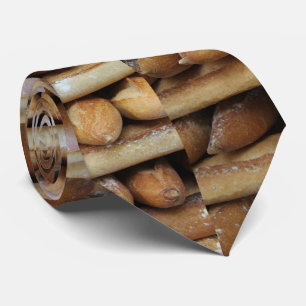 Verse baguettes op een markt stropdas