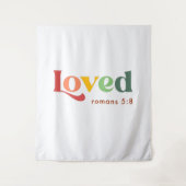 Verse bijbelversie van de liefhebber Roman 5:8 Wandkleed (Voorkant)