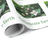 verse bloemen en groene bladeren. Earthy Day Cadeaupapier (Rol Hoek)