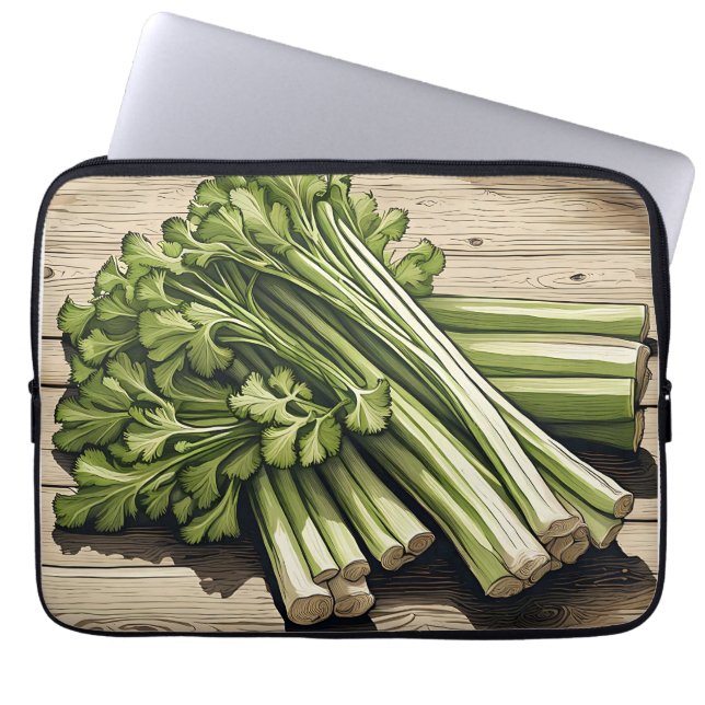 Verse bos selderij op hout laptop sleeve (Voorkant)