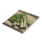 Verse bos selderij op hout tegeltje (Zijkant)