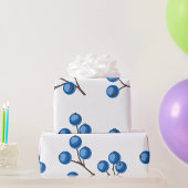 Verse bosbessen op een aftakkingspapier cadeaupapier