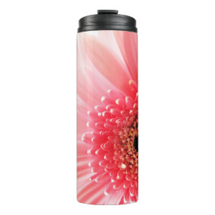 Verse foto van roze Gerbera-madeliefje Thermosbeker