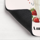 Verse geplukte aardbeien in een emmer muismat (Hoek)