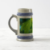 Verse groene esdoornbladeren bierpul (Links)
