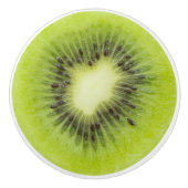 Verse kiwi's. Ronde segmentafsluiting geïsoleerd Keramische Knop (Voorkant)