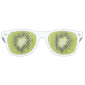 Verse kiwi's. Ronde segmentafsluiting geïsoleerd Retro Zonnebril (Voorkant)
