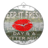 Verse lippen, opwekkende vibes: ‘Keep It Fresh & N Dartbord (Voorkant)
