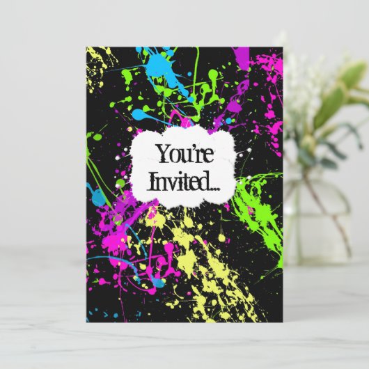 Verse Retro Neon Paint Splatter Party Uitnodiging (Staand voorkant)