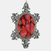 Verse rode aardbeien tin sneeuwvlok ornament (Links)