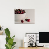 Verse rode kersen kom in gedempte tonen fruit foto poster (Thuiskantoor)