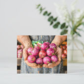 Verse rode uien in het bezit van de boer feestdagenkaart (Staand voorkant)