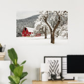 Verse sneeuw op rode schuur poster (Thuiskantoor)