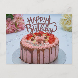 Verse verjaardagstaart witte tafelkleed bloem briefkaart