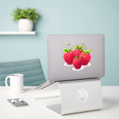 Verse verse frambozen met groene bladeren sticker (Laptop op bureau)