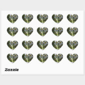 Verse witte zomertuinbloemen en groene bladeren hart sticker (Vel)