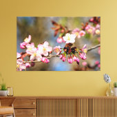 Verse Zonoverlichte Kersenbloesem en Paarse Knoppe Canvas Afdruk (Insitu (Woonkamer))