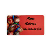 Versierde eieren op een rode achtergrond etiket (Voorkant)