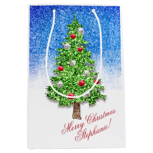 Versierde kerstboom in sneeuw aangepaste tekst medium cadeauzakje (Voorkant)