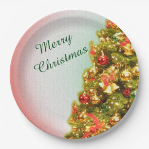 Versierde kerstboom met vrolijke kersttekst papieren bordje