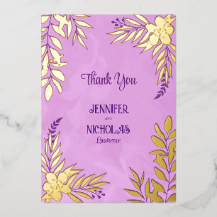 Versieringen van legante bloemen en bladeren voor  folie uitnodiging