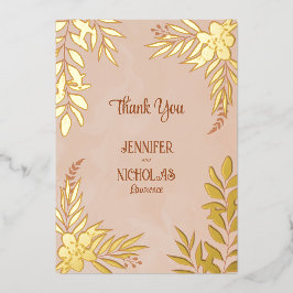 Versieringen van legante bloemen en bladeren voor folie uitnodiging