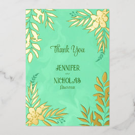 Versieringen van legante bloemen en bladeren voor folie uitnodiging