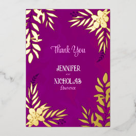 Versieringen van legante bloemen en bladeren voor folie uitnodiging