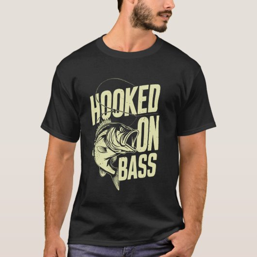 Verslaafd aan het vissen op baars t-shirt (Voorkant)