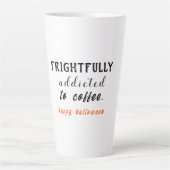 Verslaafd aan witte koffie Halloween Latte Mok (Voorkant)