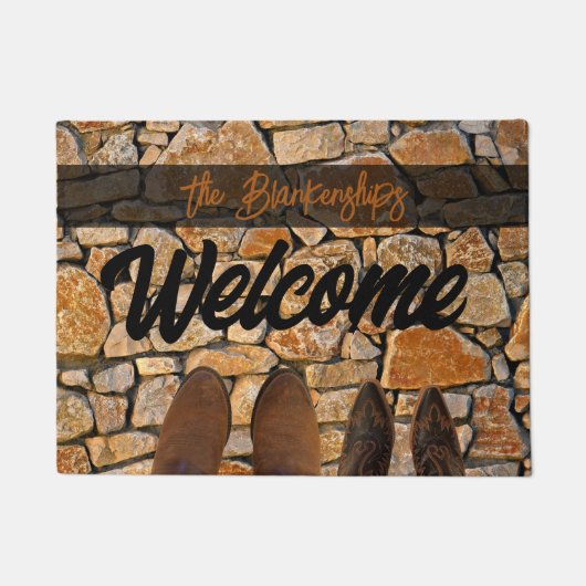 Versleten Boots op Stone Welcome Custom Doormat Deurmat (Voorkant)