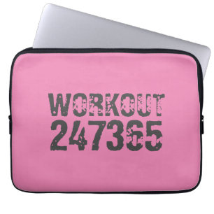 Versleten en bekrast tekst Workout 247365 roze Laptop Sleeve