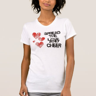 Verspreid de liefde en het rode T-shirt