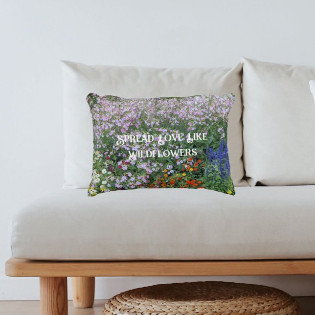 Verspreid Liefde Als Wilde Bloemen Inspirerende Bl Accent Kussen (In Situ)