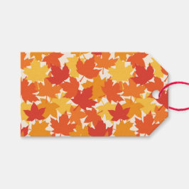 Verspreide herfstbladeren herfstkleuren cadeaulabel