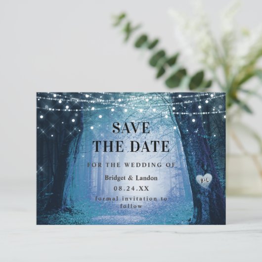 Versproeier verscheurd bos donker blauw sparen de  save the date (Staand voorkant)