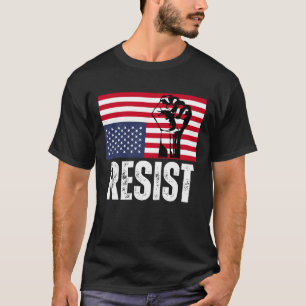 Verstoorde Amerikaanse vlag ondersteboven weerstaa T-shirt