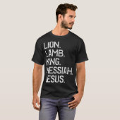 Verstoorde Lion Lamb King Messiah Jesus Christelij T-shirt (Voorkant volledig)