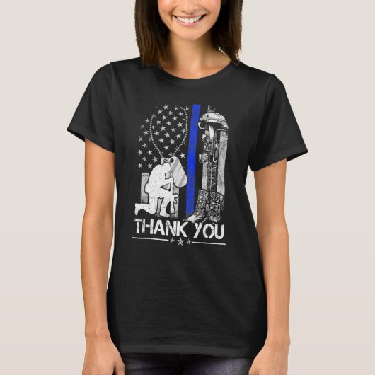 Verstoorde Memorial Day Flag Militaire Boots Dog T T-shirt (Voorkant)