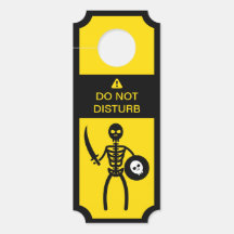 Verstoren het skelet van de attente krijger niet