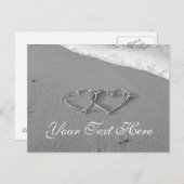 Verstrengelde harten in zand | Romantisch strand s Briefkaart (Voorkant / Achterkant)