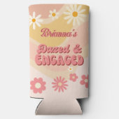 Versuft en betrokken groovy daisy vrijgezelle vrij seltzer blikjeskoeler (Achterkant)